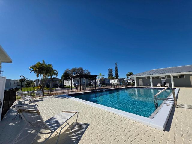 99 Sandhill Boulevard, Fort Pierce, FL 34982