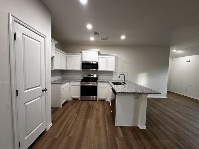 11501 Mackenzie Way, Yukon, OK 73099