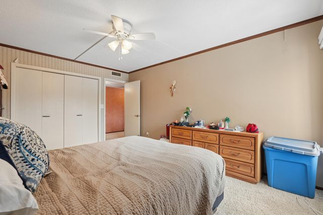 2465 Londin Lane E 401, Maplewood, MN 55119