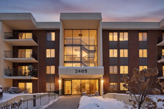 2465 Londin Lane E 401, Maplewood, MN 55119