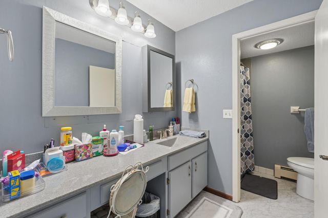 2465 Londin Lane E 401, Maplewood, MN 55119