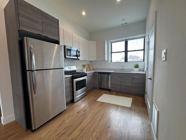 1303 S California Avenue 4E, Chicago, IL 60608