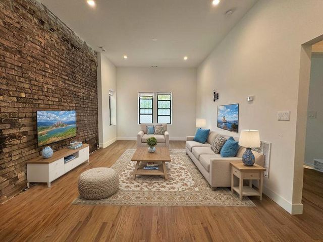 1303 S California Avenue 4E, Chicago, IL 60608