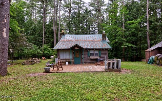 33 Chuckwagon Drive, Lake Luzerne, NY 12846