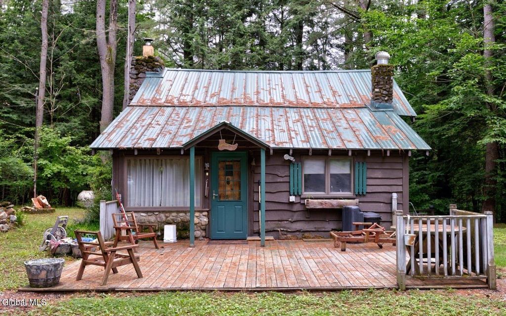 33 Chuckwagon Drive, Lake Luzerne, NY 12846