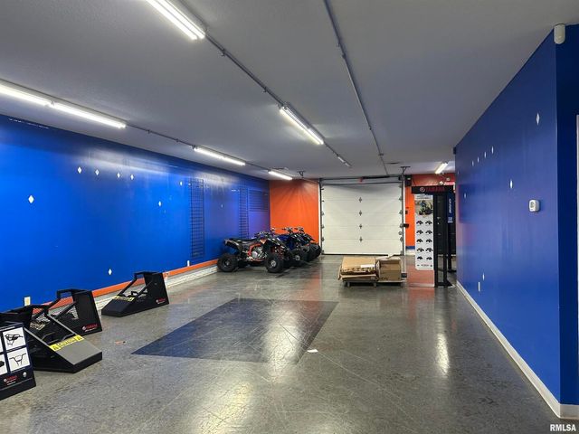 1320 36TH Avenue, Moline, IL 61265