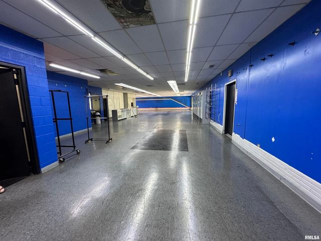 1320 36TH Avenue, Moline, IL 61265