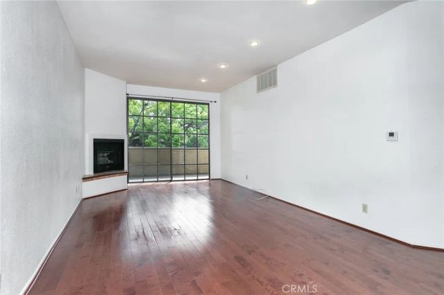 221 S Oak Knoll Avenue 202, Pasadena, CA 91101