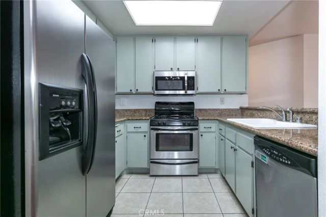 221 S Oak Knoll Avenue 202, Pasadena, CA 91101