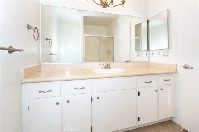 221 S Oak Knoll Avenue 202, Pasadena, CA 91101