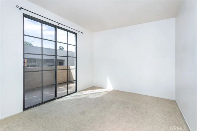 221 S Oak Knoll Avenue 202, Pasadena, CA 91101