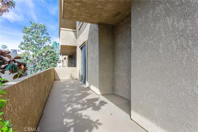 221 S Oak Knoll Avenue 202, Pasadena, CA 91101