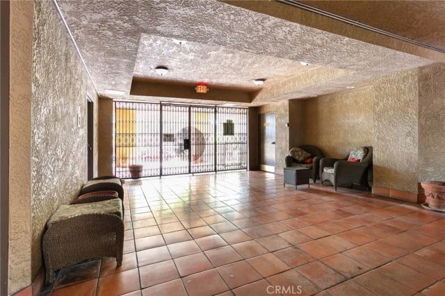 221 S Oak Knoll Avenue 202, Pasadena, CA 91101