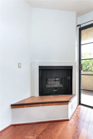 221 S Oak Knoll Avenue 202, Pasadena, CA 91101