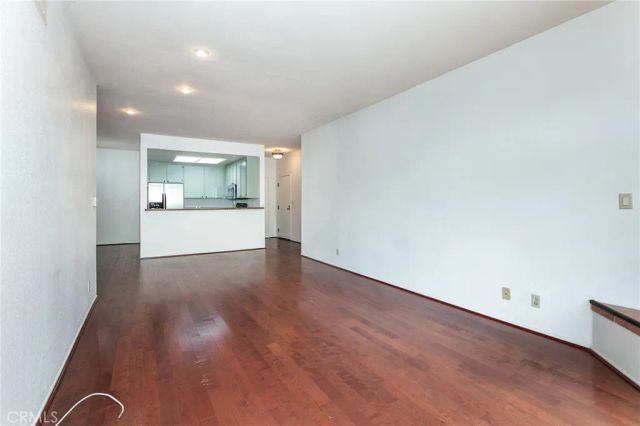 221 S Oak Knoll Avenue 202, Pasadena, CA 91101