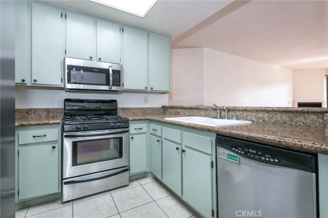 221 S Oak Knoll Avenue 202, Pasadena, CA 91101