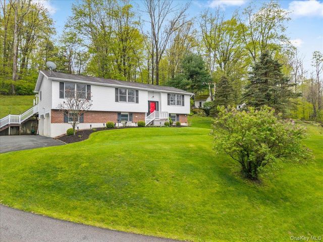 978 W Dover Road, Pawling, NY 12564