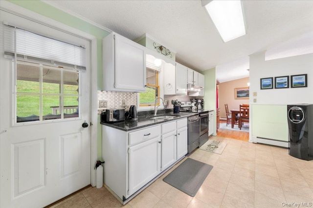 978 W Dover Road, Pawling, NY 12564