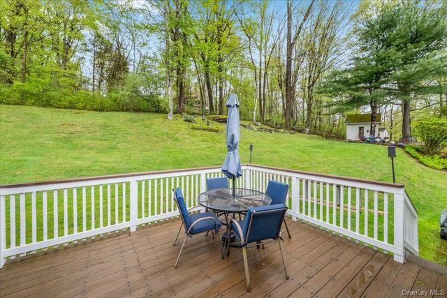 978 W Dover Road, Pawling, NY 12564