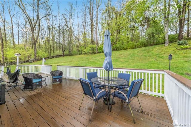 978 W Dover Road, Pawling, NY 12564