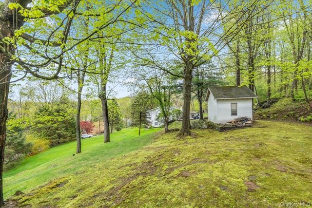 978 W Dover Road, Pawling, NY 12564