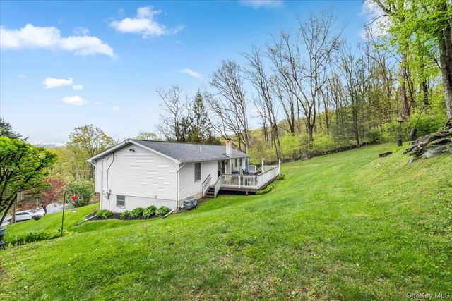 978 W Dover Road, Pawling, NY 12564