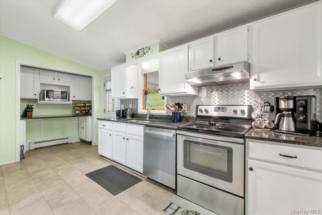 978 W Dover Road, Pawling, NY 12564