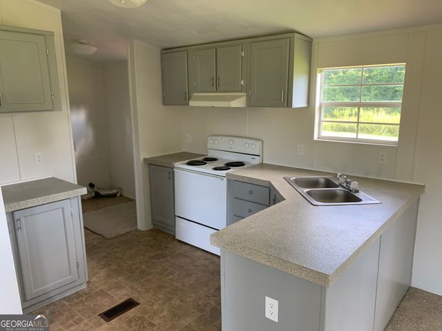 50 River Chase Drive, Hawkinsville, GA 31036