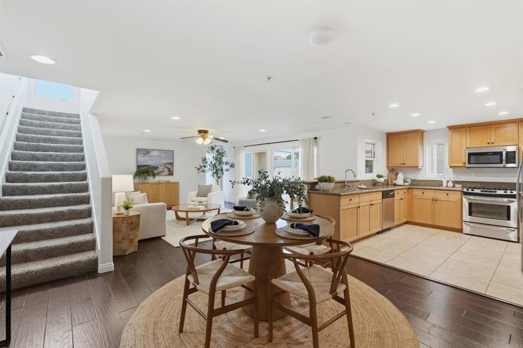 2018 Hornblend St, San Diego, CA 92109 — photo 2