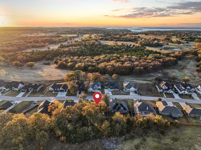 216 Bent Oak Drive, Pottsboro, TX 75076