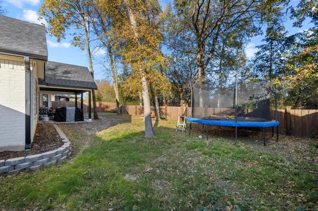 216 Bent Oak Drive, Pottsboro, TX 75076