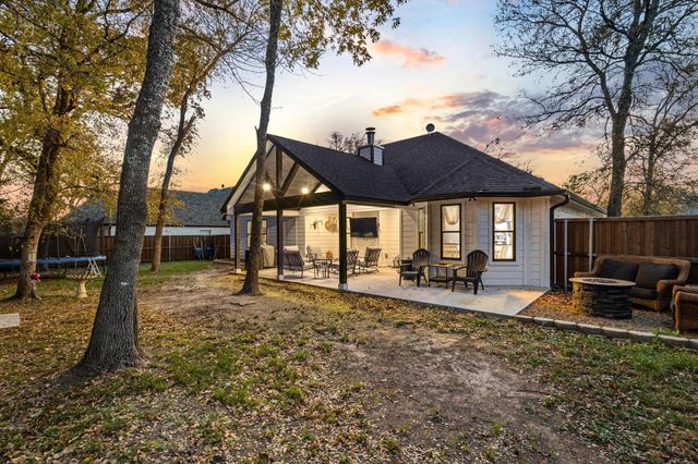 216 Bent Oak Drive, Pottsboro, TX 75076