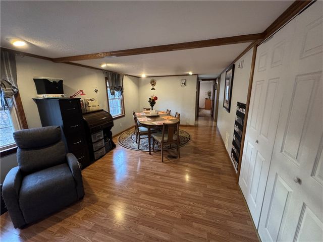 526 E River Rd, Mahoning Twp, PA 16116