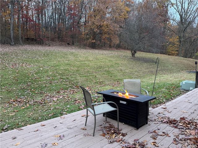 526 E River Rd, Mahoning Twp, PA 16116