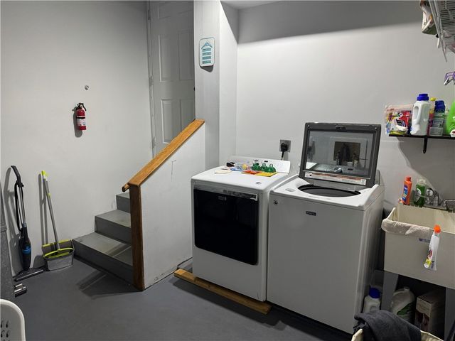 526 E River Rd, Mahoning Twp, PA 16116