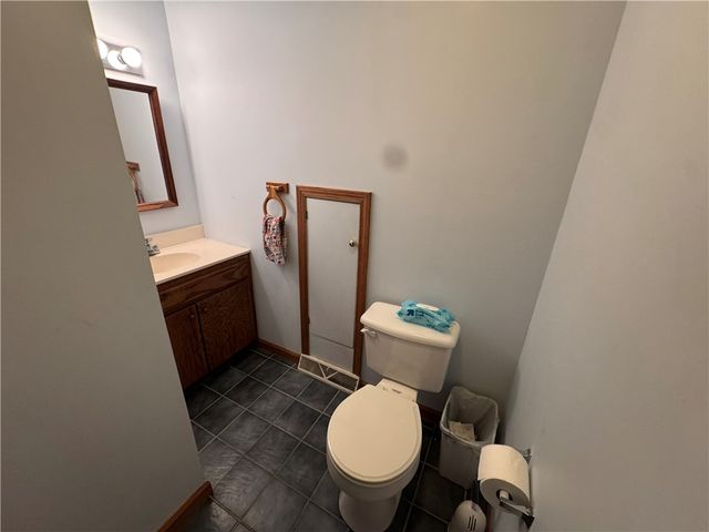 526 E River Rd, Mahoning Twp, PA 16116