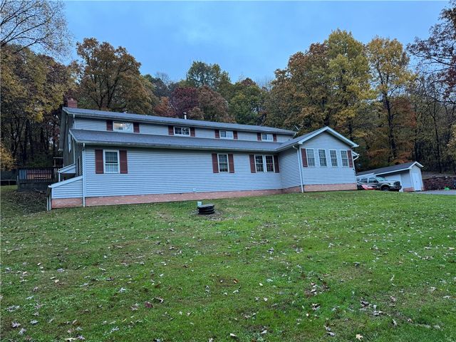 526 E River Rd, Mahoning Twp, PA 16116