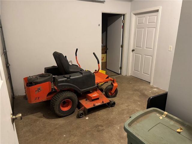 526 E River Rd, Mahoning Twp, PA 16116