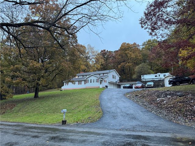 526 E River Rd, Mahoning Twp, PA 16116
