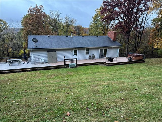 526 E River Rd, Mahoning Twp, PA 16116