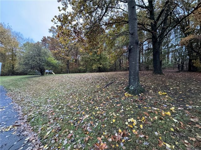 526 E River Rd, Mahoning Twp, PA 16116