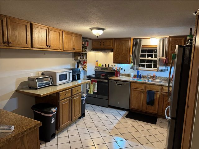 526 E River Rd, Mahoning Twp, PA 16116