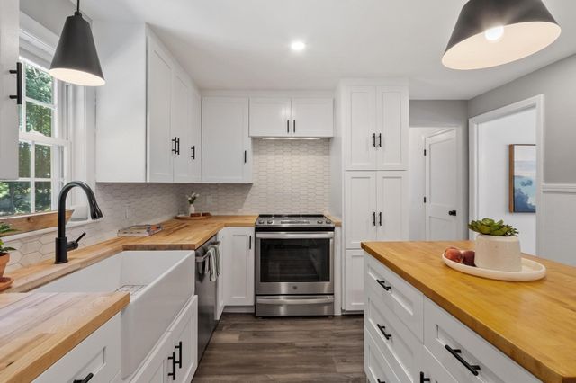 100 Butternut Circle, Concord, MA 01742