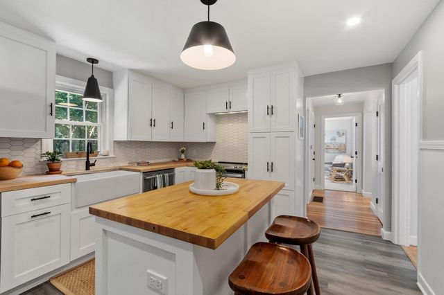 100 Butternut Circle, Concord, MA 01742