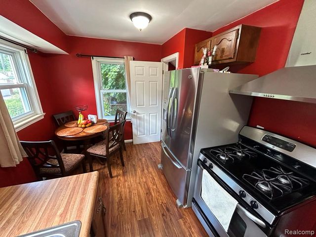 1011 Harrison Blv, Lincoln Park, MI 48146