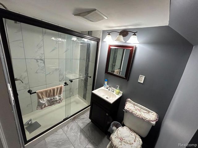 1011 Harrison Blv, Lincoln Park, MI 48146