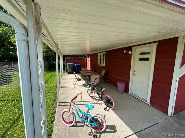 1011 Harrison Blv, Lincoln Park, MI 48146