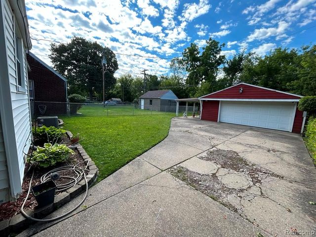 1011 Harrison Blv, Lincoln Park, MI 48146