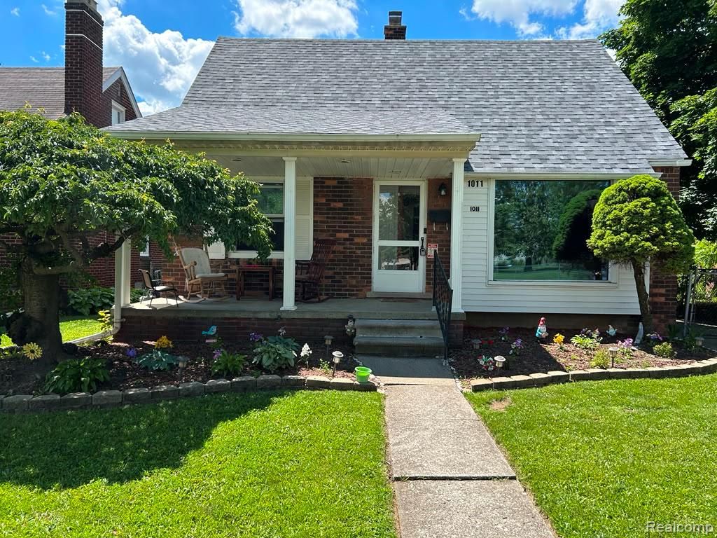 1011 Harrison Blv, Lincoln Park, MI 48146