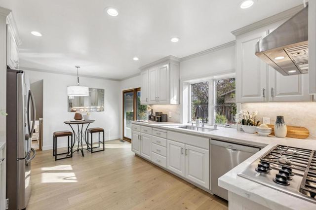 12044 Saraglen Court, Saratoga, CA 95070